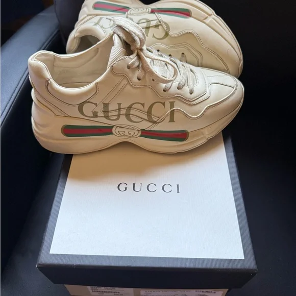 Gucci Cream Sneakers with Red and Green Accents Gucci | Shoes | Gucci Cream Sneakers With Red And Green  main image 2
